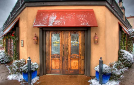 Inn of the Governors