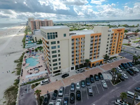 Residence Inn Daytona Beach Oceanfront Отели рядом с достопримечательностью «Парк Ван Авеню»