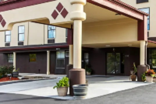 High Point Inn & Suites Hotels in Archdale