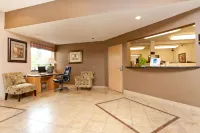 Super 8 by Wyndham Woodburn Hotels in Mount Angel