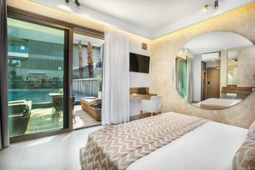 Luuks Luxury Accommodation Hotels in Chaniotis