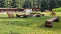 Grizzly Lodge Hotels in Cooke City
