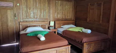 Uma Nirmala Aling-Aling Отели рядом с достопримечательностью «Gitgit Waterfall»