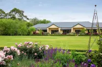 The Barn Accommodation Hotels in Ob Flat