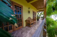 Willard's Bed and Breakfast Hotels in Tunapuna