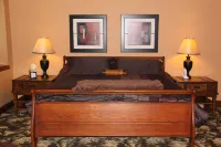 Caldwell Messenger Suites - parking