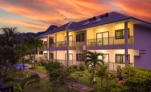 Creole Breeze Self Catering Apartments - ที่มีที่จอดรถ