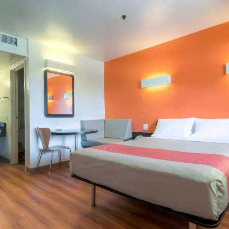 Motel 6 Palm Springs, CA - Downtown