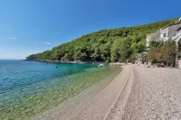 Apartments Robinzon Milivoj