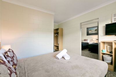 その他 ケアンズ クイーンズ コートの写真