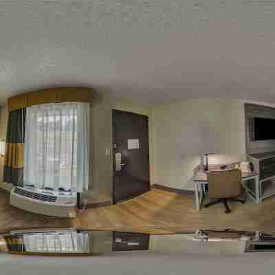 Quality Inn Commerce at I-85 Rooms