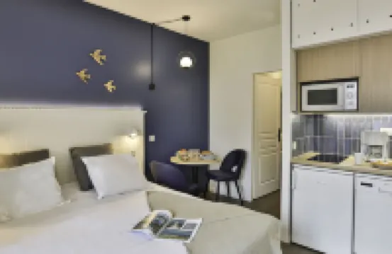 皮埃爾公寓&中心假日酒店