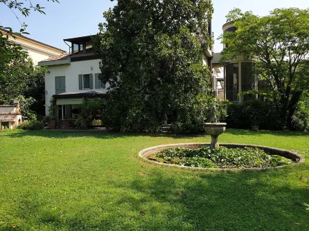 B&B Villa Al Parco Отели в г. Felegara