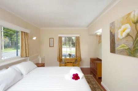 Seaport Village Отели в г. Рассел