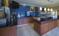 Days Inn by Wyndham Florence Near Civic Center - breakfast