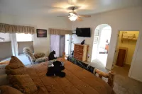 The Bear's Den B&B Hotels in Page