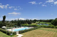 Residhotel Golf Grand Avignon - Swimmingpools