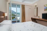 Hotel Sato Conference & Spa Resort فنادق في Susanj