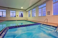 Holiday Inn Express & Suites Cadillac Hotels in Clam Lake Township