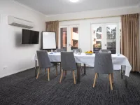 MainStay Suites Kew Hotels in Kew