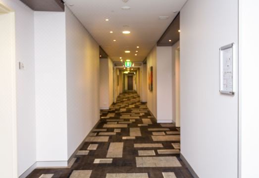 더 콤슬리 이미지 1