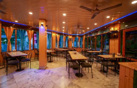 Shivalik River Retreat Отели в г. Алмора