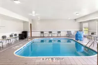 Spark by Hilton Springfield Southwest - Kolam Renang