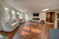 Hamilton Village Inn Hotels in North Kingstown