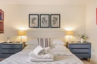 The Garden Room - Tiger Inn - parking