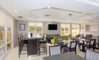 La Quinta Inn & Suites by Wyndham Mobile - Daphne