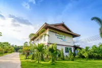 Lamphurai Riverside Resort and Spa Hotels in Khao Saming