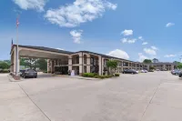 Mockingbird Inn & Suites Hotels in 