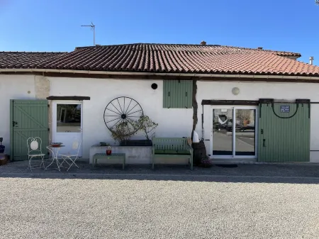 L'Echappee Vendeenne Chambres d'Hotes Отели в г. Пео