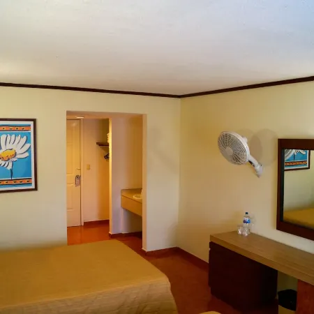 Hotel & Suites Villa del Sol