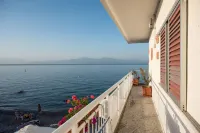 Spacious Apartment on the Beachfront - 3-Star