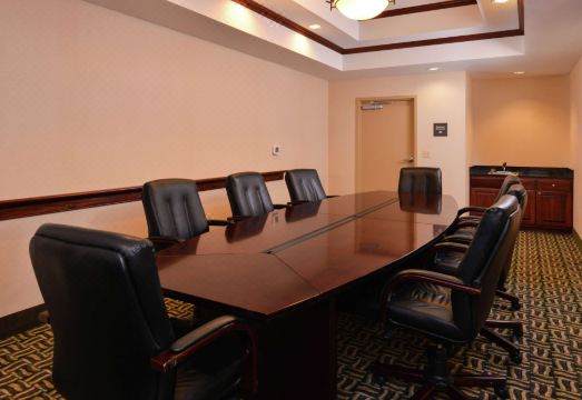 햄프턴 인 해리슨 로비