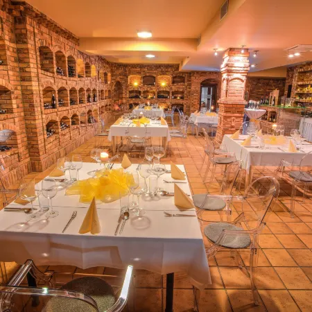 Hotel Dolphin - Adult Friendly