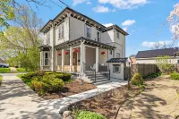Gorgeous Private home in the heart of town - walk to restaurants, track & more!