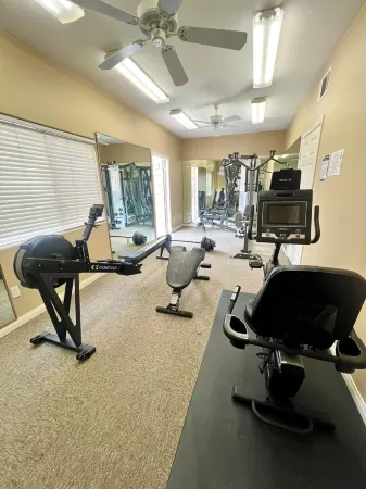 Full amenities in kitchen, bathroom and bedrooms with gym, Pool and Hot Tub Отели рядом с достопримечательностью «Splash Pad»