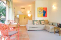 Liiiving in Porto | Oporto Garden Pool House
