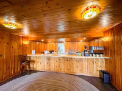 Lake Creek Lodge Hotels in Jefferson County