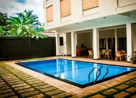 Hotel Sapthapadhi Отели рядом с достопримечательностью «Sivali Central College Playground»