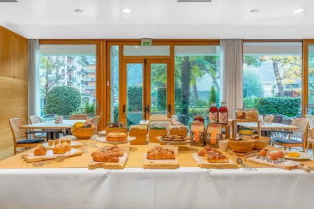 Albergo Sorriso Отели рядом с достопримечательностью «Chiesa Maddalena»