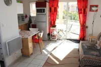 Appartement Climatisé Face à la Plage Avec Piscine Surveillée