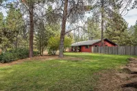 Quiet River Bend Cabin by AvantStay 35 Mins to Mt Bachelor 10 Mins to Town Centre Hot Tub
