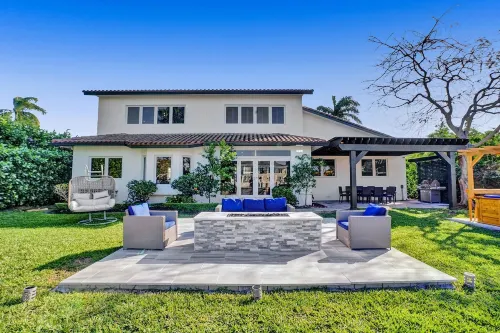 7 Br Intercostal Beauty with Heated Pool