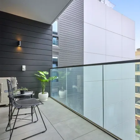 Kozyguru | Moonee Ponds | Modern 1 Bed Apt Parking