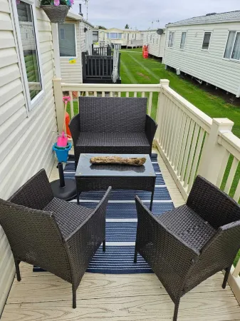 3 Bed Caravan - Sleeps 6 - Pets - Parking - Wifi Отели рядом с достопримечательностью «Батлинс Фэмили Энтертейнмент Резорт»