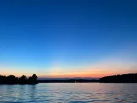 Lakeside Cozy Cottage - w Fishing Dock, Relaxing Lake Freeman, close to Purdue