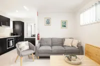 Smart Suites Self Check-in Apartments - 35A Freney